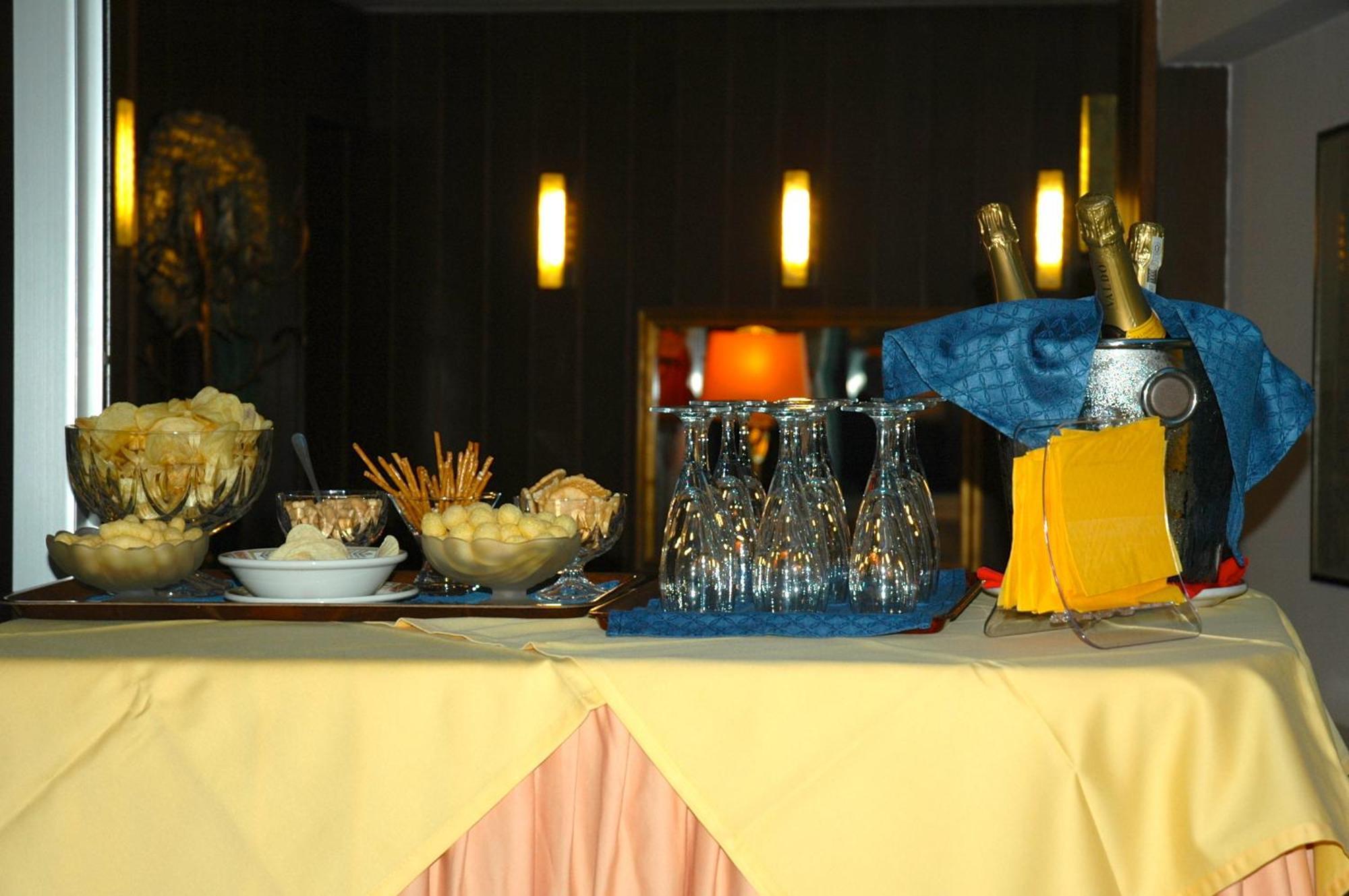 Hotel Mec Milan Luaran gambar