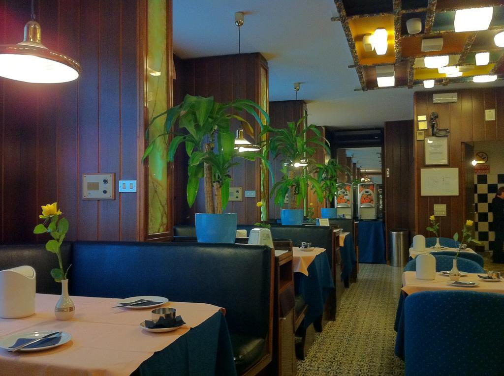 Hotel Mec Milan Luaran gambar