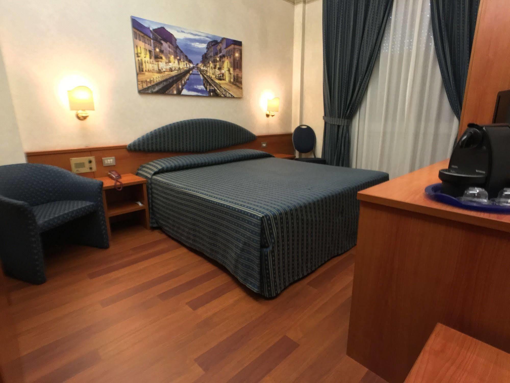 Hotel Mec Milan Luaran gambar